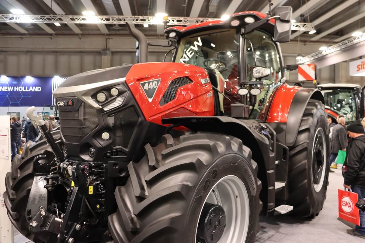 Case IH Optum 440 raggiunge i 435 cavalli con il motore FPT Cursor 9 e la trasmissione CVXDrive